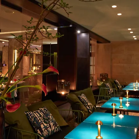 Hotel Gewandhaus Dresden, Autograph Collection